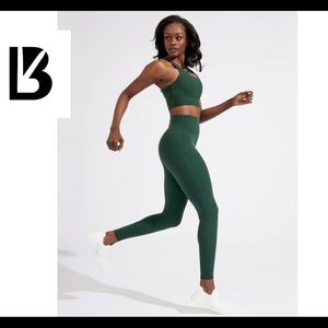 BuffBunny NWOT Green Highwaisted leggings size medium